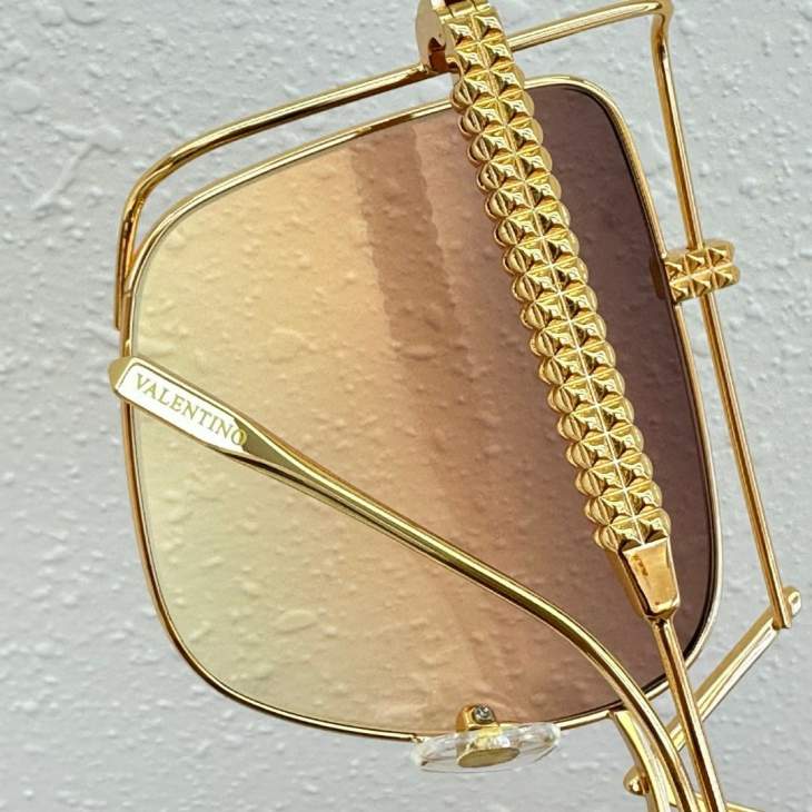 Picture of Valentino Sunglasses _SKUfw68372621fw